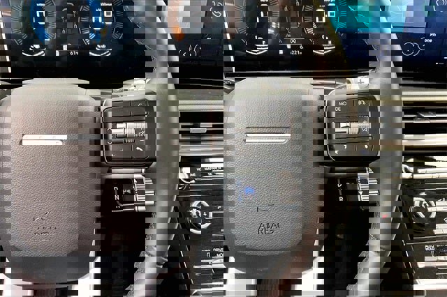 Certified 2025 Hyundai Santa Fe SE image 23