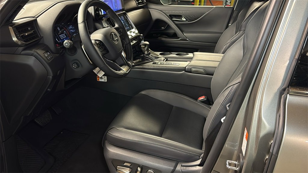 New 2025 Lexus LX 600 4WD w/ Luxury Package image 26