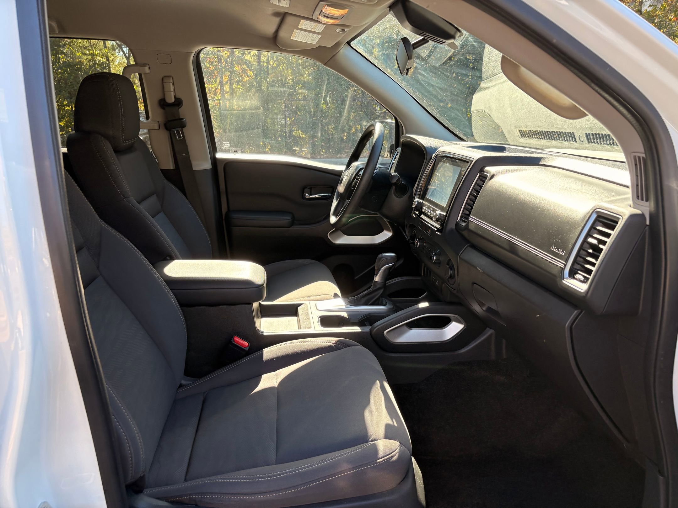 Used 2023 Nissan Frontier SV image 26
