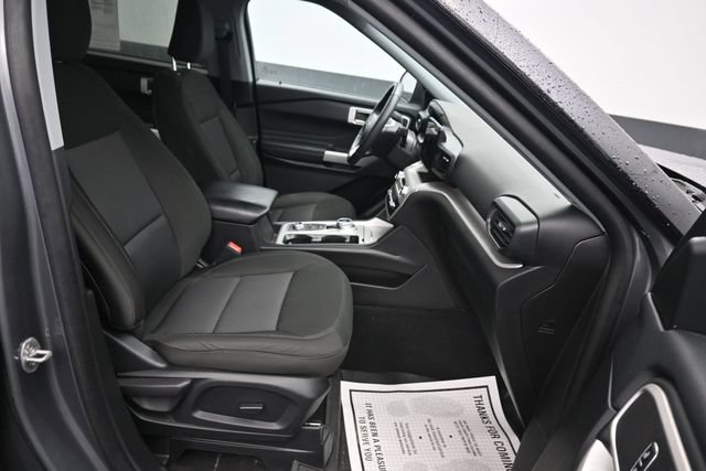 Used 2023 Ford Explorer XLT AWD/4WD image 10