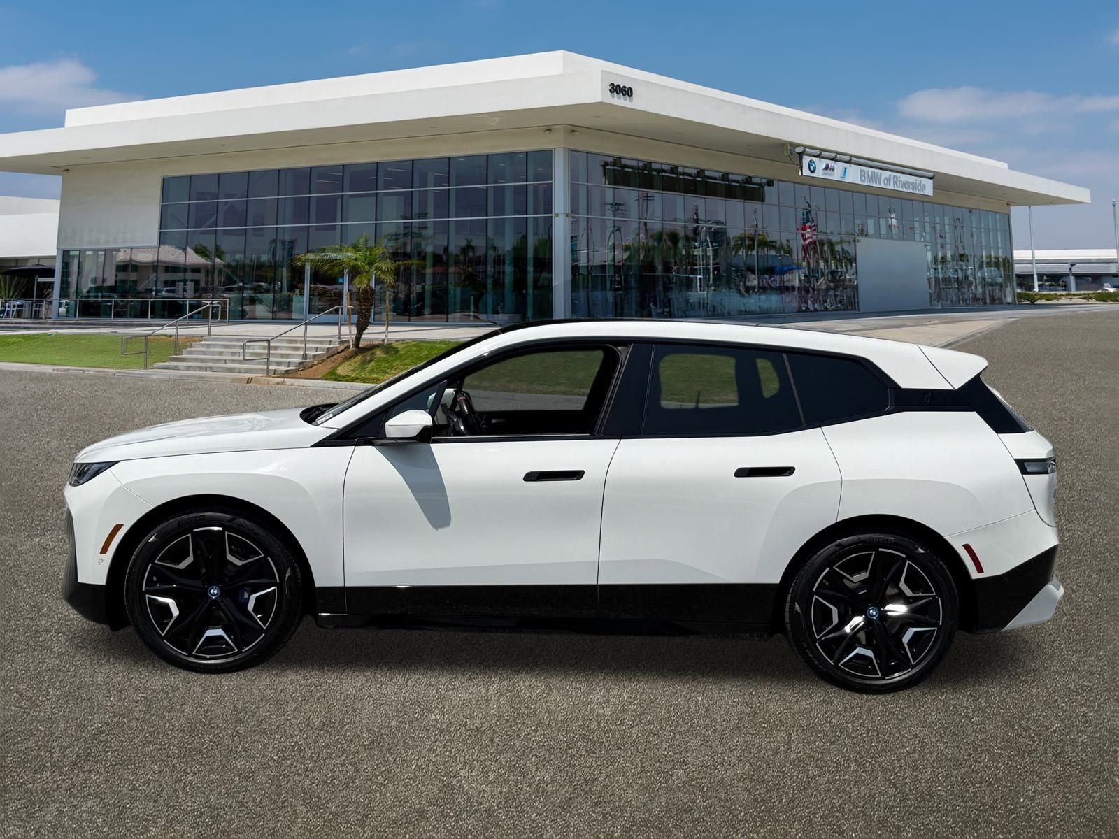 Used 2025 BMW iX M60 image 7