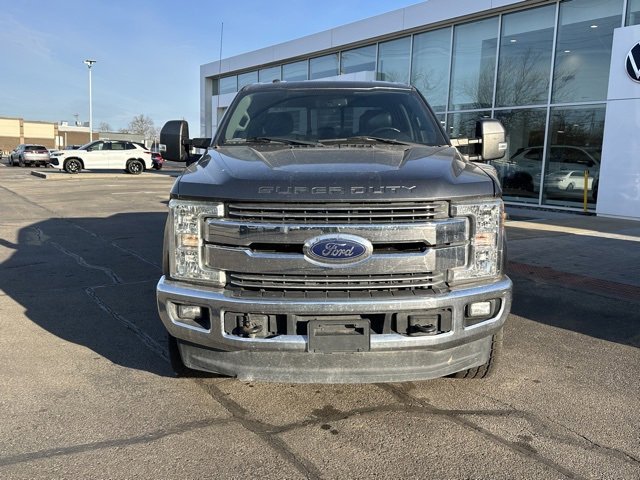 Used 2017 Ford F350 Lariat image 2