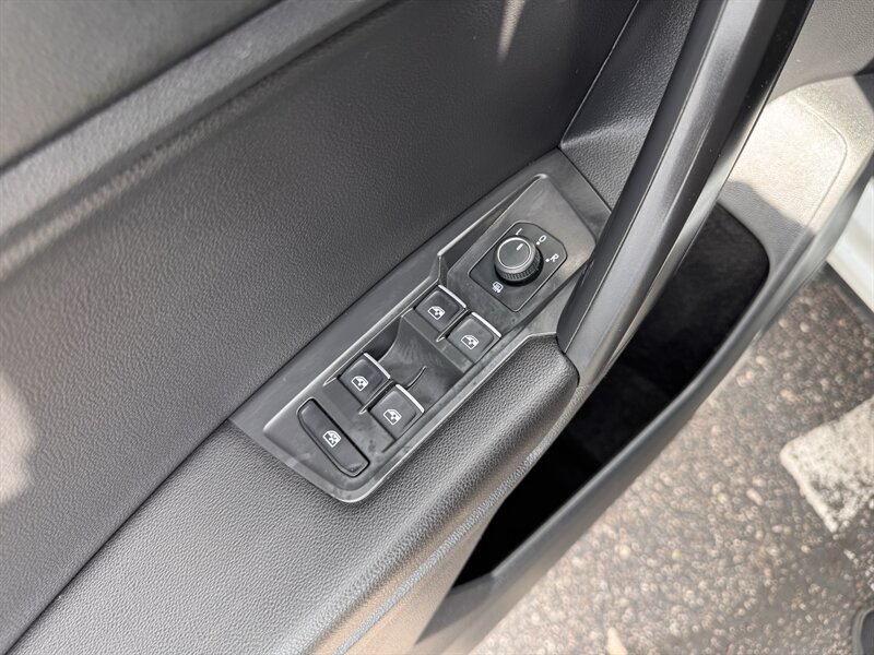 Used 2021 Volkswagen Tiguan SE w/ Panoramic Sunroof Package AWD/4WD image 12