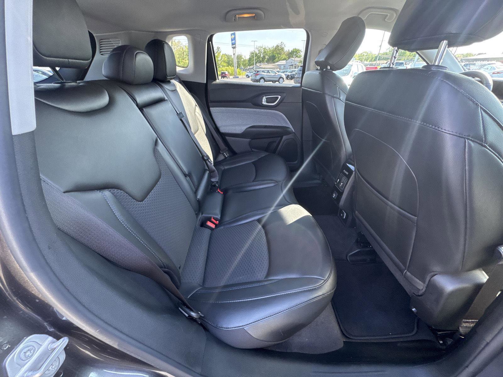 Used 2022 Jeep Compass Latitude AWD/4WD image 16