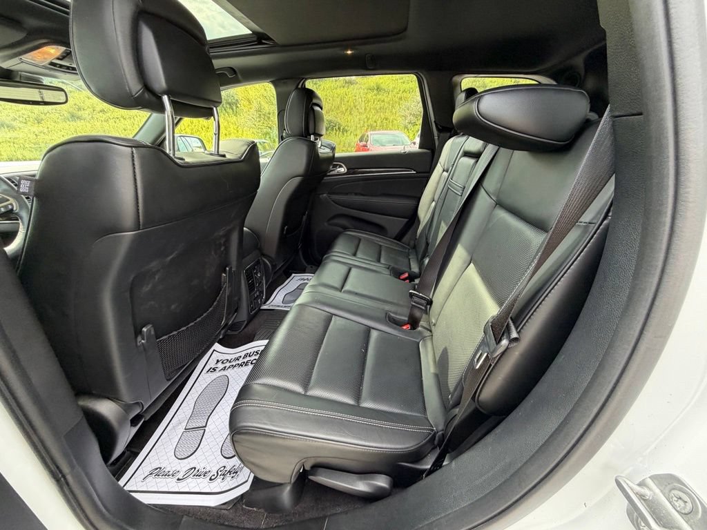 Used 2017 Jeep Grand Cherokee Overland w/ Jeep Active Safety Group AWD/4WD image 49