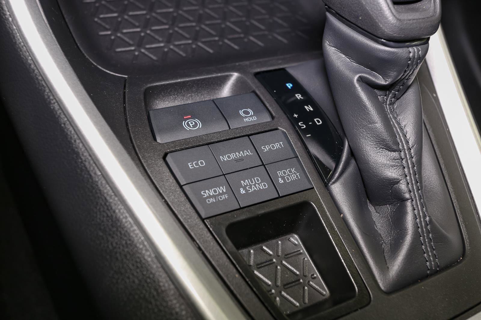 Used 2024 Toyota RAV4 XLE w/ Convenience Package image 31