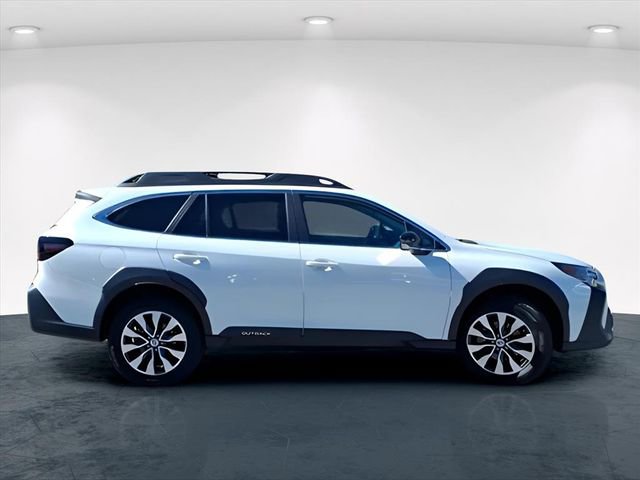 Used 2023 Subaru Outback Limited image 8