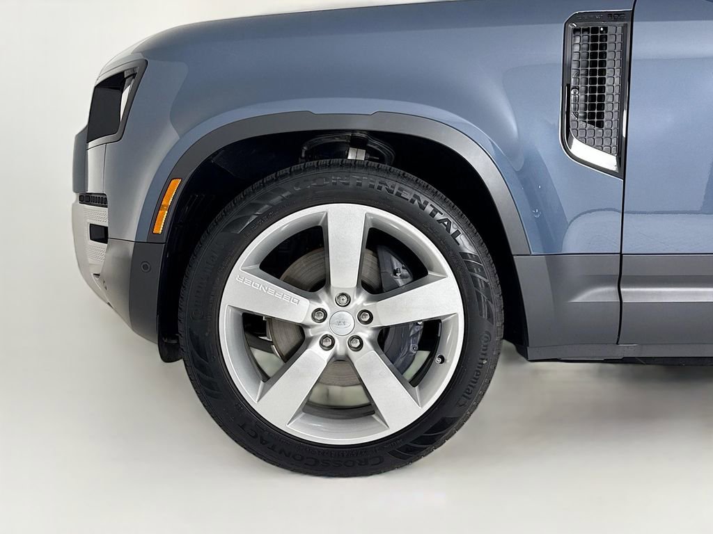 Used 2024 Land Rover Defender 110 SE AWD/4WD image 19