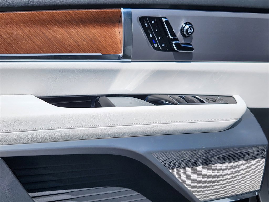 New 2026 Cadillac Vistiq Luxury w/ LPO, Floor Liner Package image 17