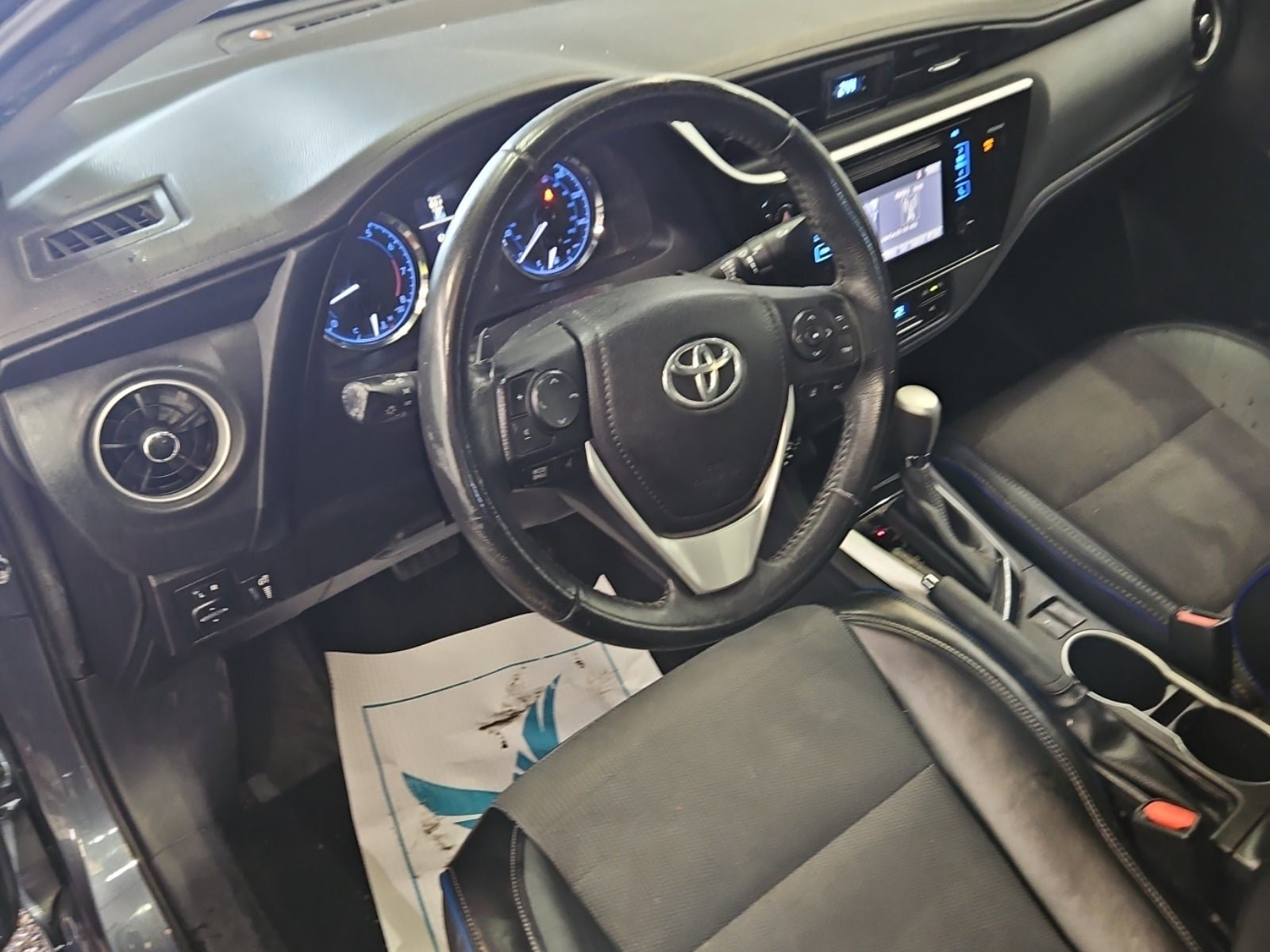 Used 2017 Toyota Corolla SE FWD image 8