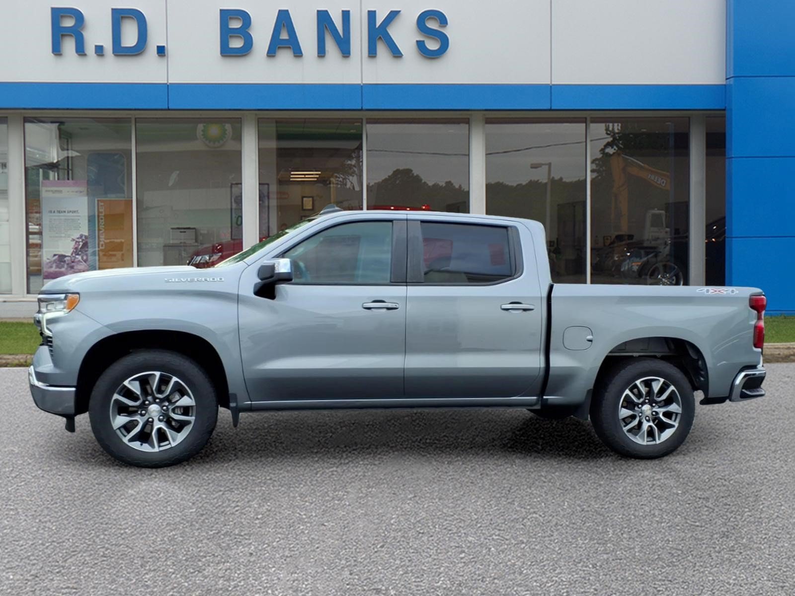 Used 2024 Chevrolet Silverado 1500 LT AWD/4WD image 2