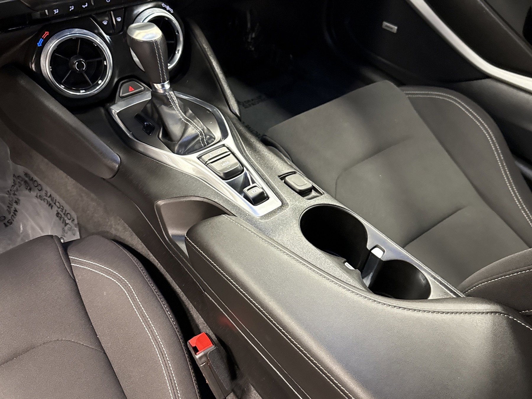 Used 2024 Chevrolet Camaro LT w/ Technology Package image 11