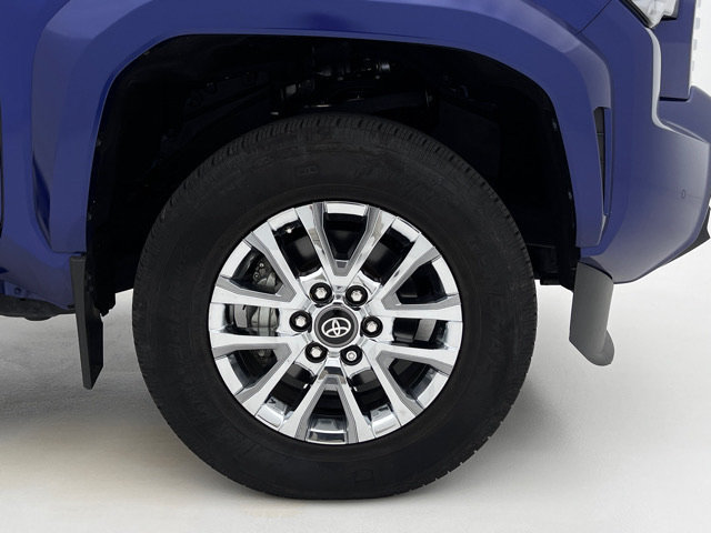 Used 2024 Toyota Tacoma Limited w/ Limited Package (LT) AWD/4WD image 29
