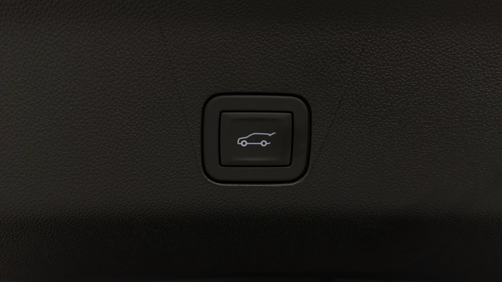 Used 2025 GMC Yukon XL Denali w/ Sun & Power Step Package AWD/4WD image 14