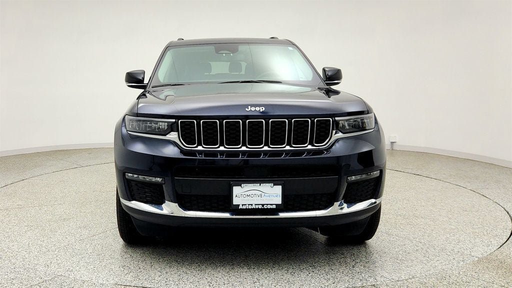 Used 2023 Jeep Grand Cherokee L Limited AWD/4WD image 2