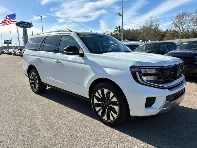 Used 2025 Ford Expedition Platinum w/ Driver's Package AWD/4WD image 1