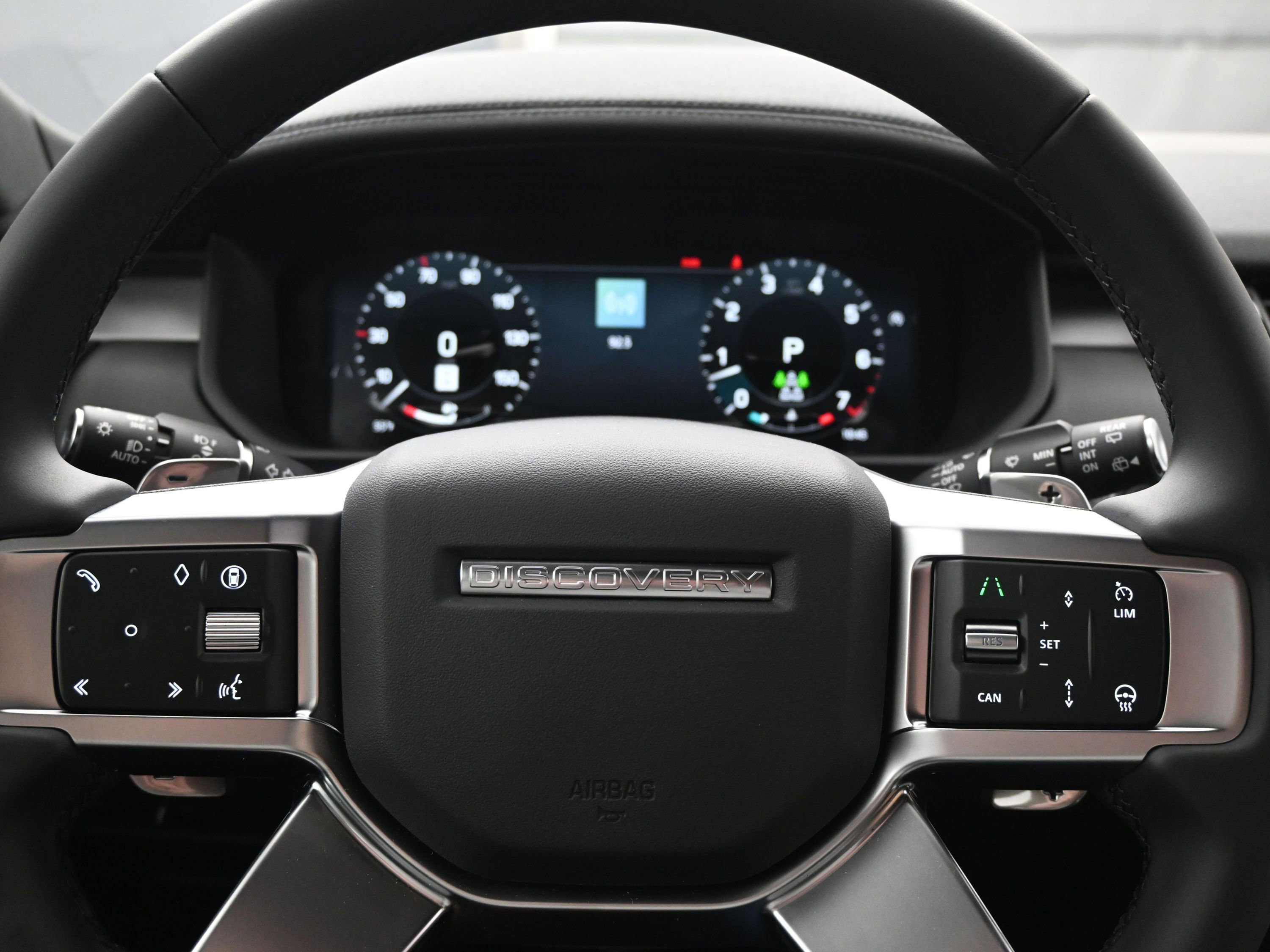 New 2026 Land Rover Discovery Limited Edition image 18