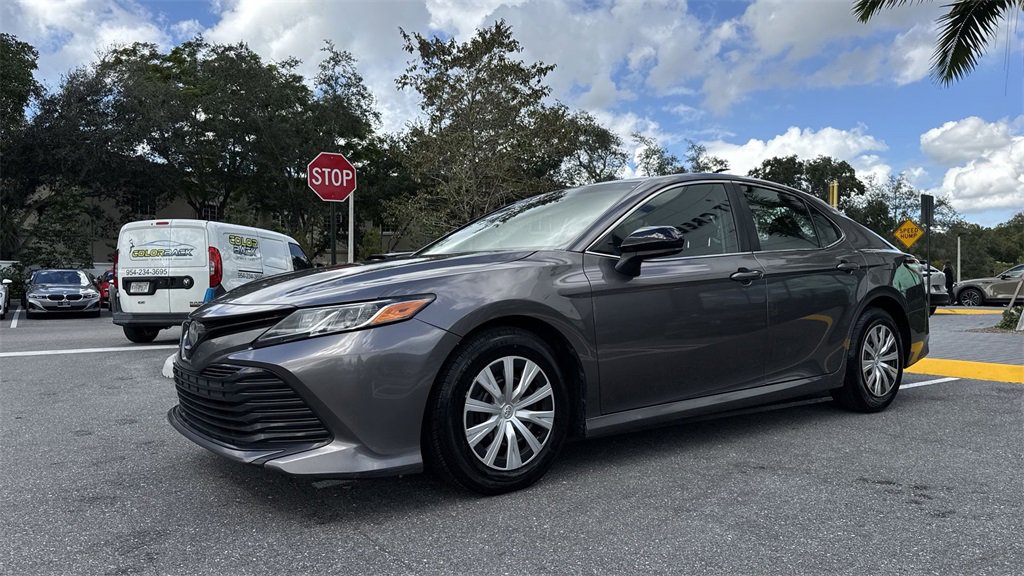 Used 2018 Toyota Camry L image 29