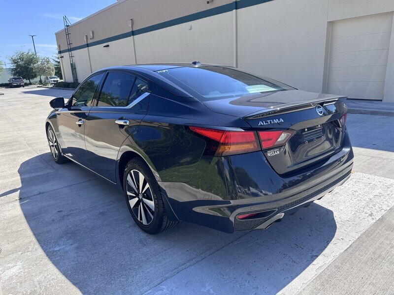 Used 2019 Nissan Altima 2.5 SV FWD image 8