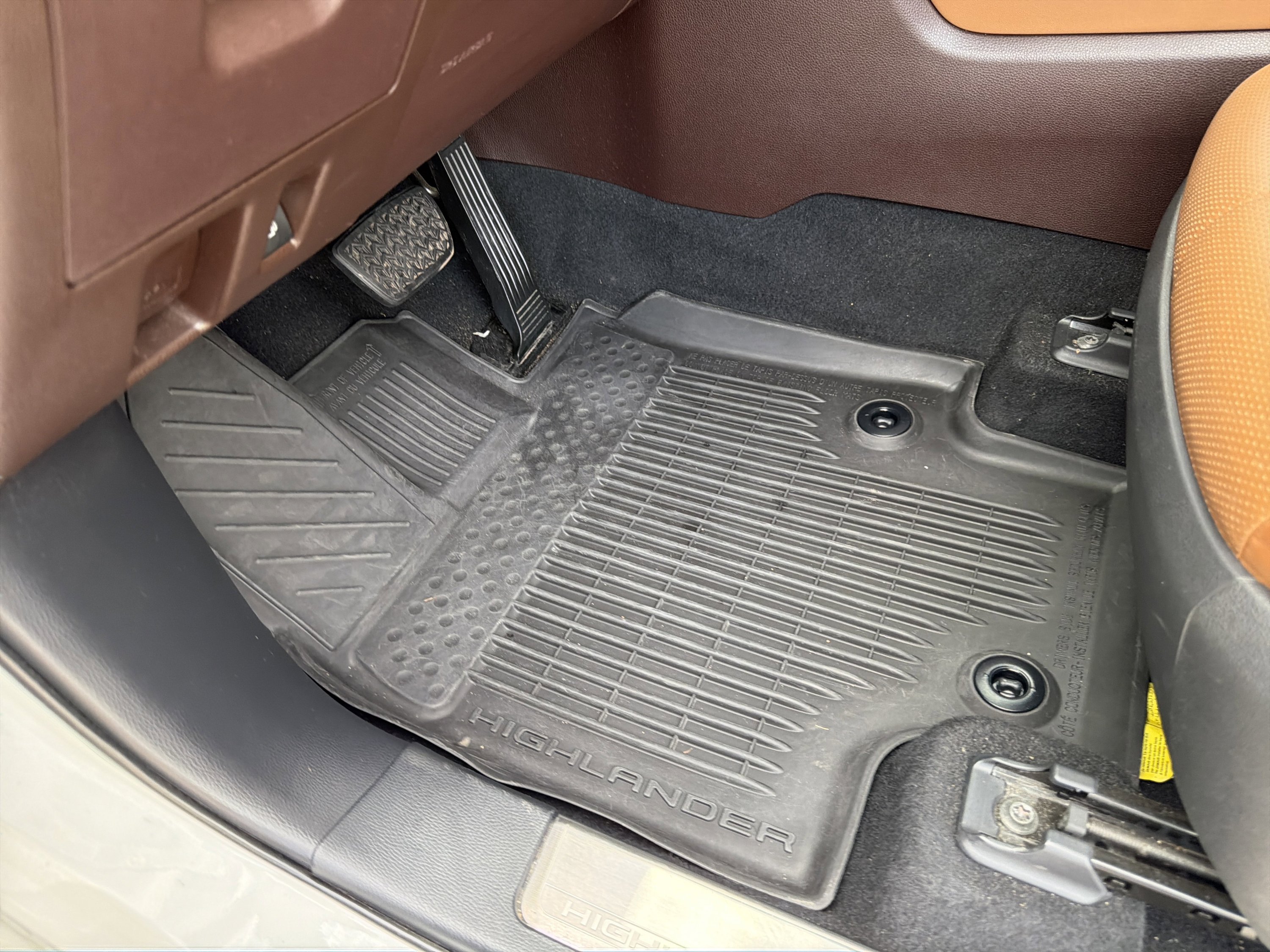 Used 2020 Toyota Highlander Platinum FWD image 19