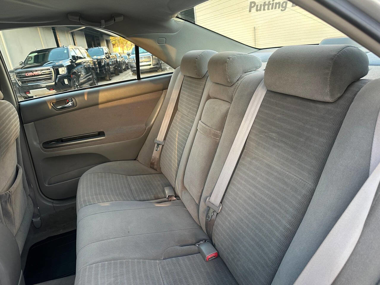 Used 2005 Toyota Camry LE FWD image 12