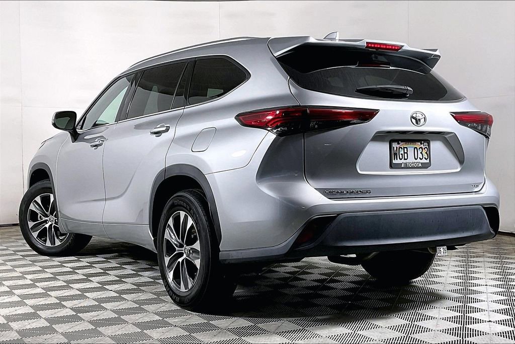 Used 2021 Toyota Highlander XLE image 13
