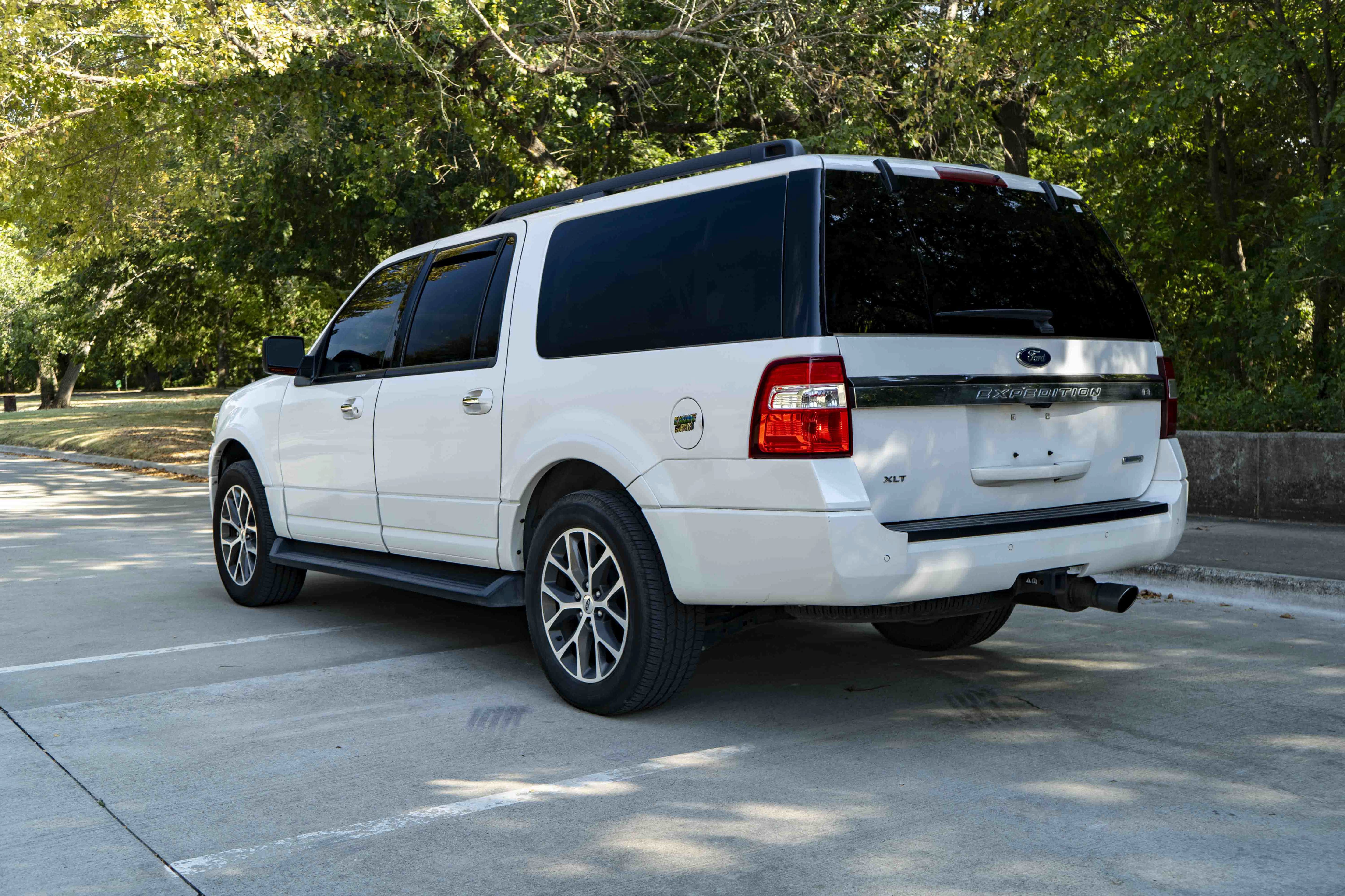 Used 2016 Ford Expedition EL XLT w/ Equipment Group 202A RWD image 7