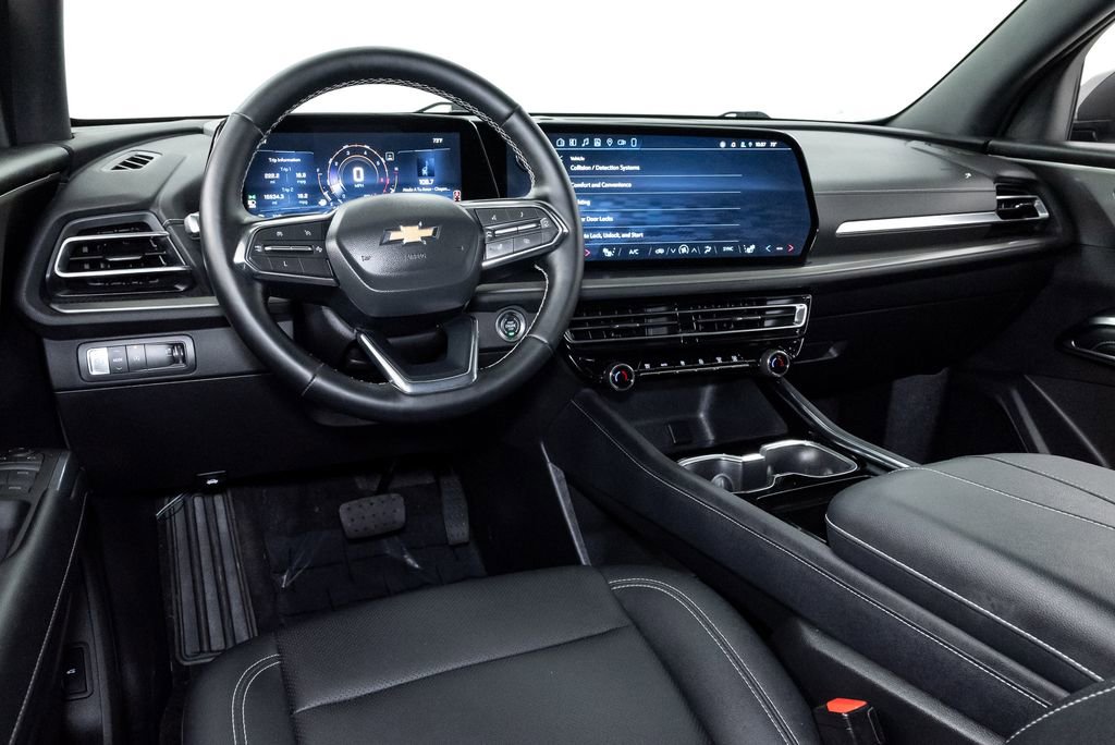 Used 2024 Chevrolet Traverse LT FWD image 7