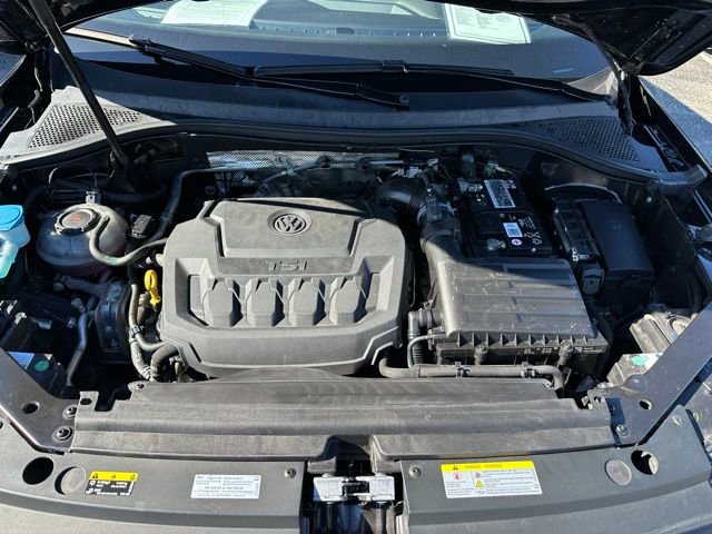 Used 2022 Volkswagen Tiguan SE R-Line image 36