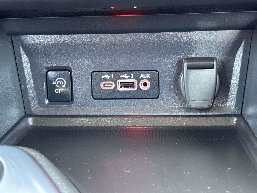 Used 2024 Nissan Sentra SR FWD image 23
