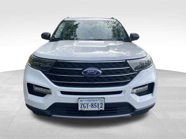 Used 2022 Ford Explorer XLT w/ Equipment Group 202A AWD/4WD image 3