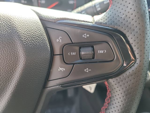 Used 2025 Chevrolet Trax RS w/ Driver Confidence Package FWD image 28