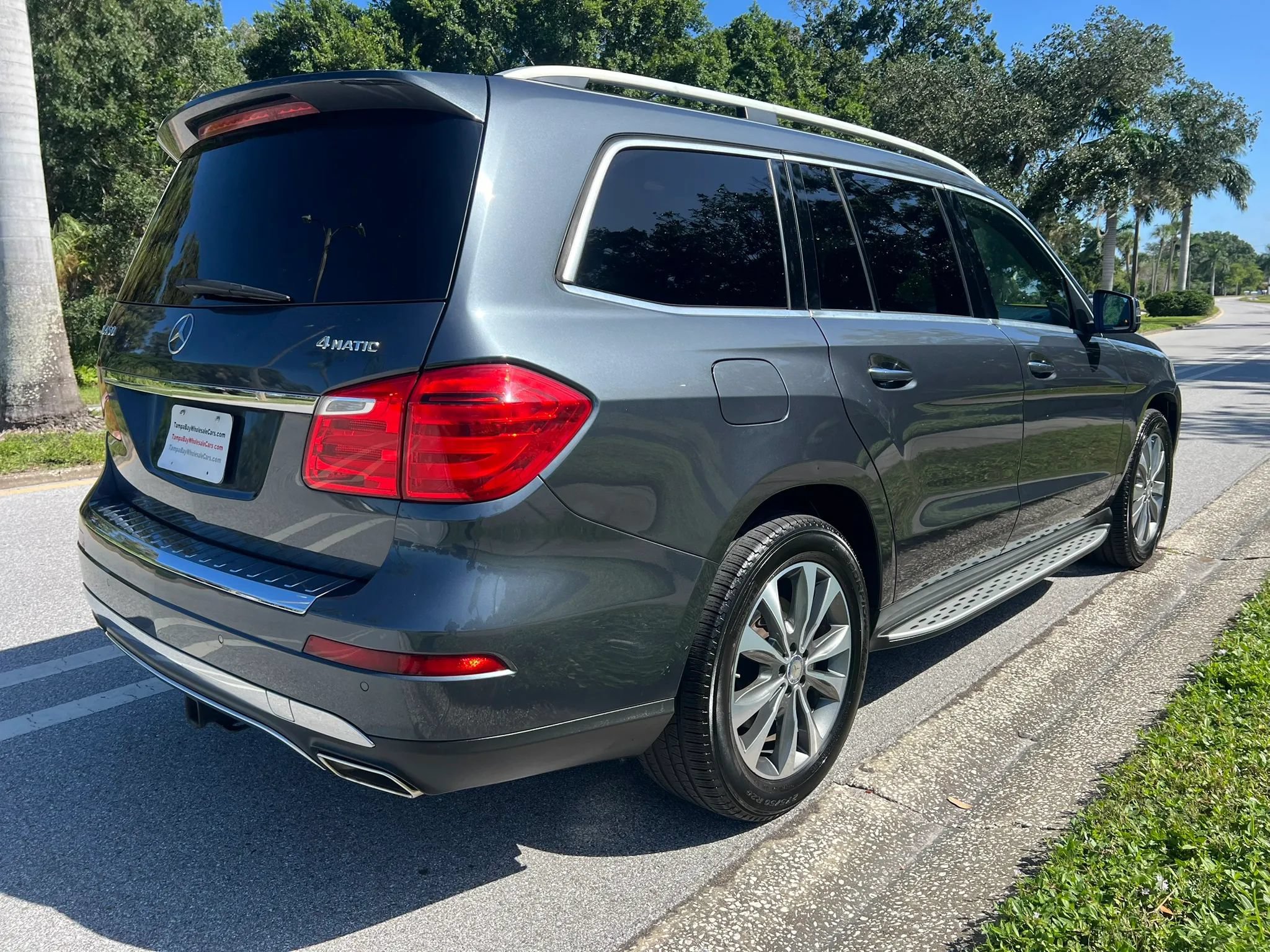 Used 2014 Mercedes-Benz GL 450 4MATIC w/ Lighting Package image 6