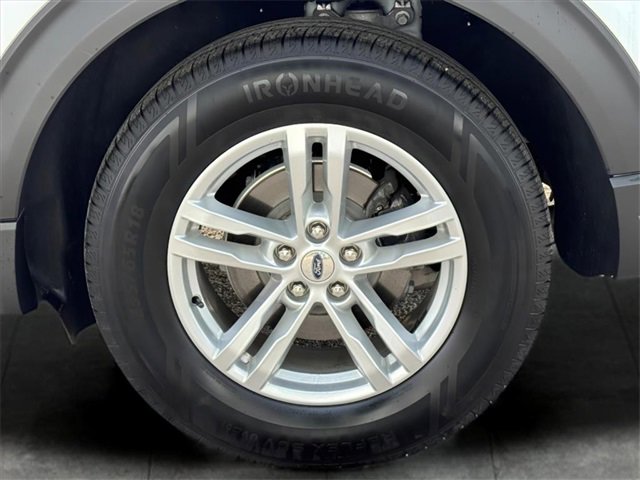 Used 2022 Ford Explorer XLT image 7