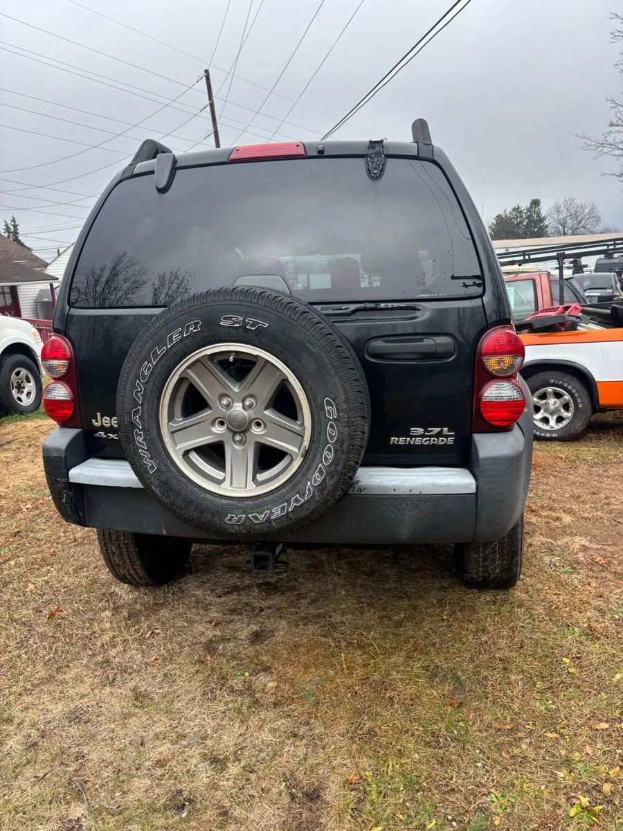 Used 2005 Jeep Liberty Renegade image 12