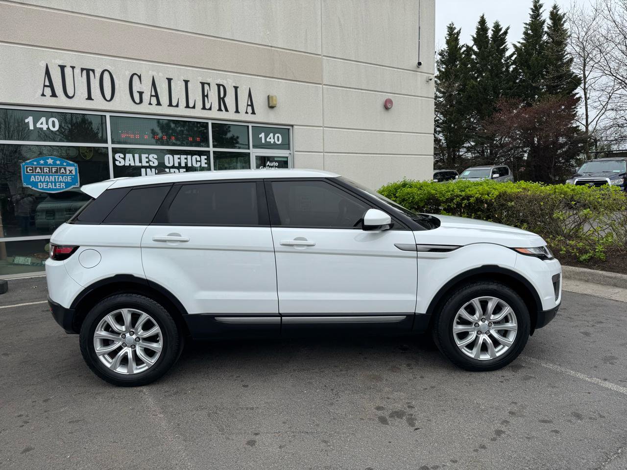 Used 2016 Land Rover Range Rover Evoque SE AWD/4WD image 4