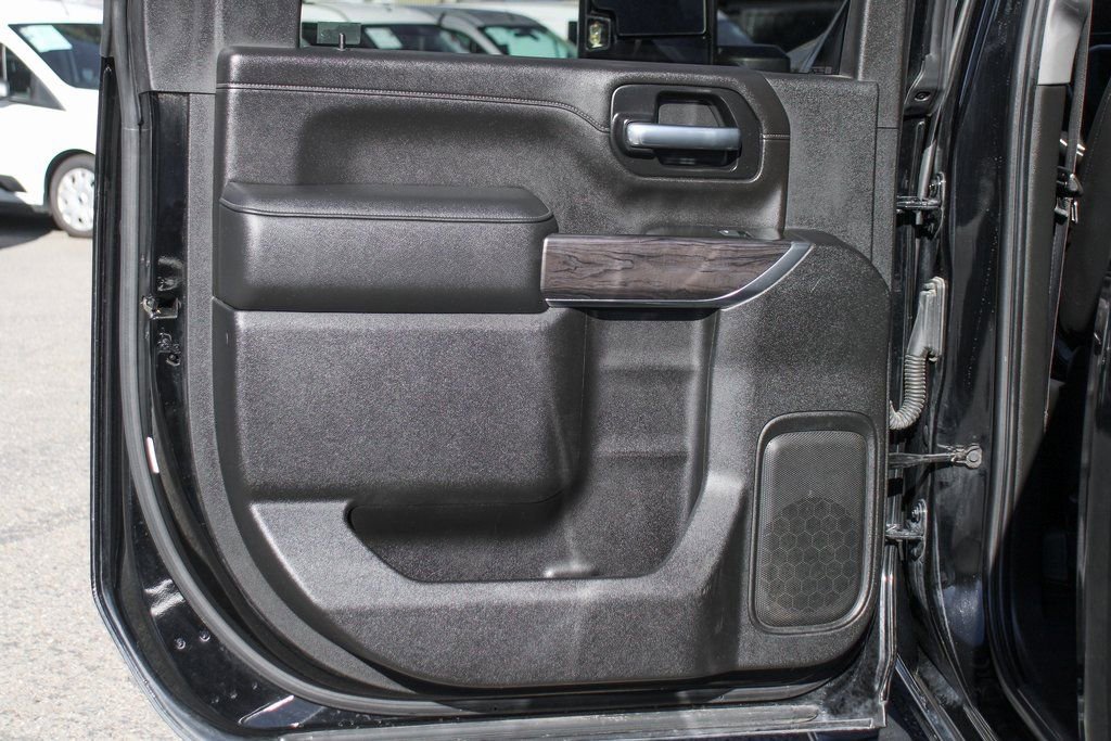 Used 2020 Chevrolet Silverado 2500 LTZ w/ LTZ Premium Package image 32