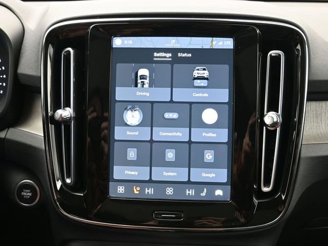 Used 2023 Volvo XC40 B5 Plus w/ Climate Package image 15