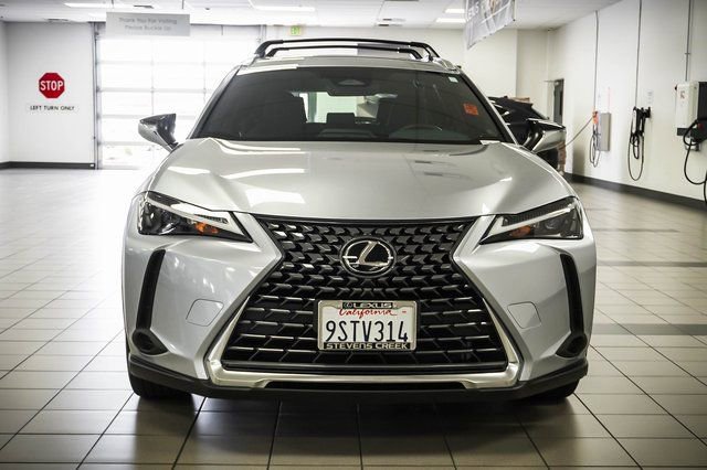 Certified 2025 Lexus UX 300h FWD w/ Accessory Package (Z2) image 4