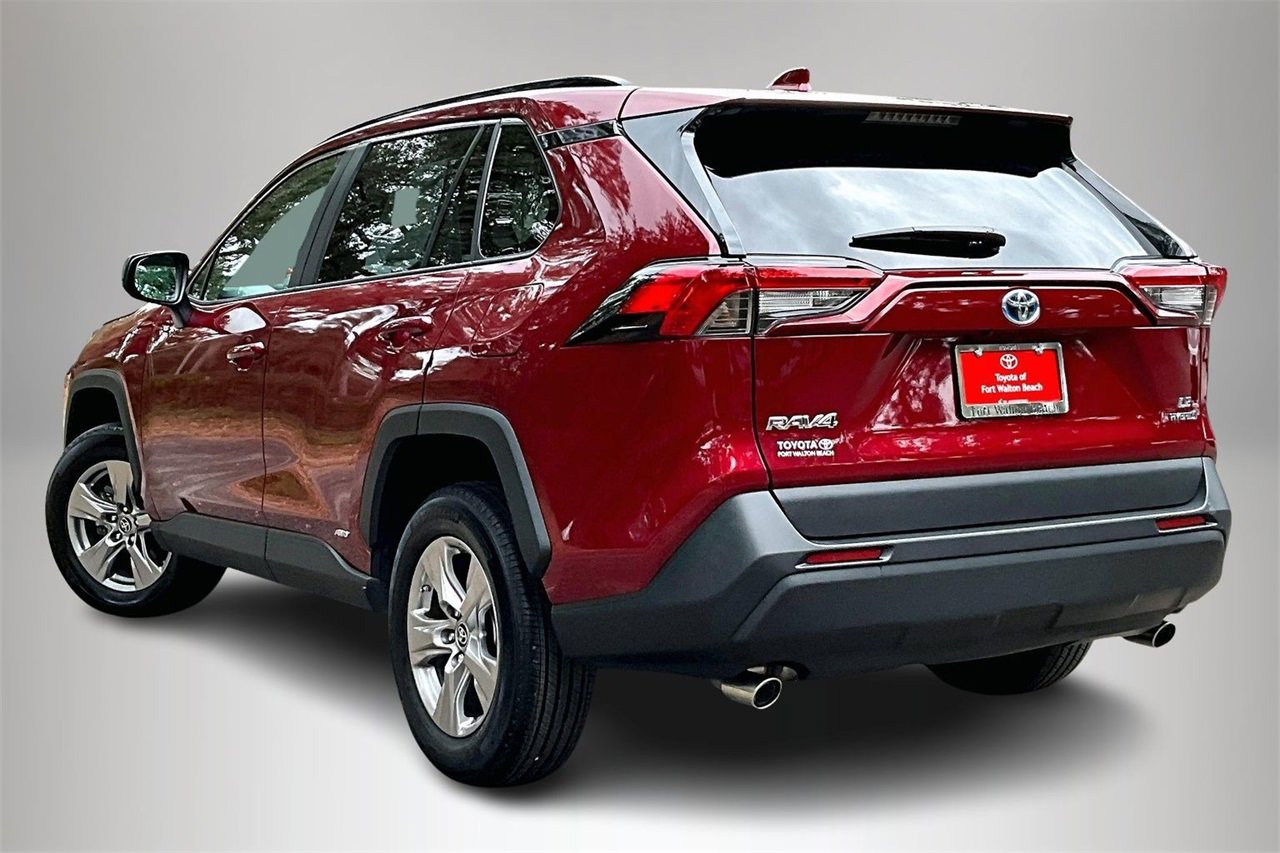 Used 2023 Toyota RAV4 LE image 4