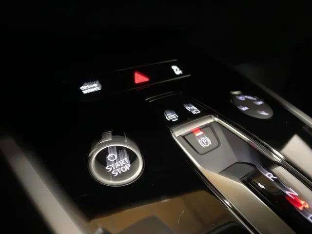 Used 2024 Audi Q4 e-tron Prestige image 58