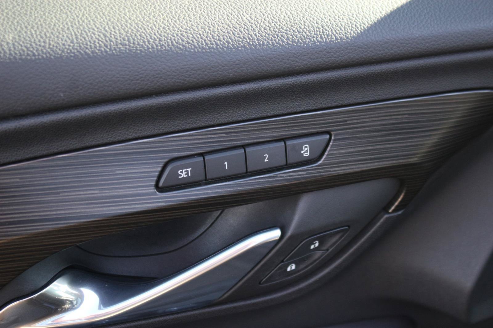 Used 2022 GMC Terrain SLT w/ Infotainment Package II FWD image 14