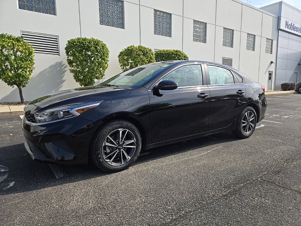 Used 2024 Kia Forte LXS w/ LXS Technology Package FWD image 2