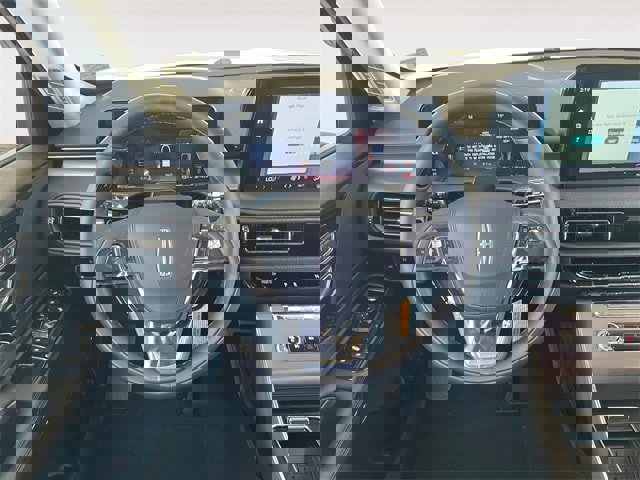 New 2025 Lincoln Aviator AWD image 12