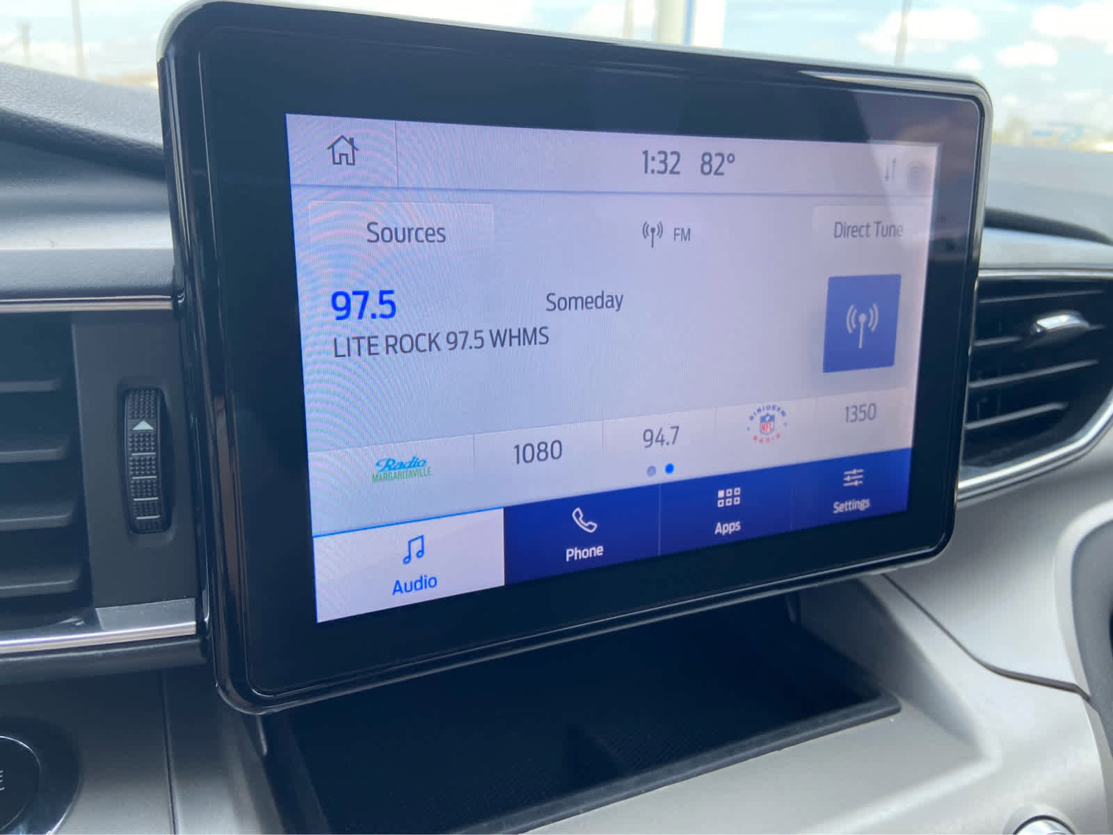 Used 2020 Ford Explorer XLT w/ Equipment Group 202A image 22