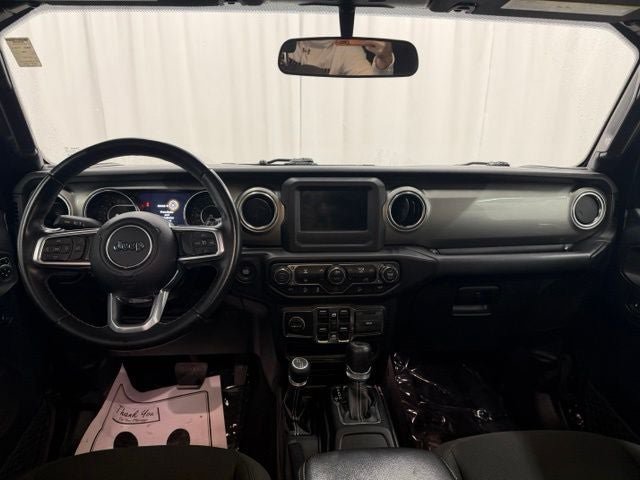 Used 2019 Jeep Wrangler Unlimited Sahara AWD/4WD image 4