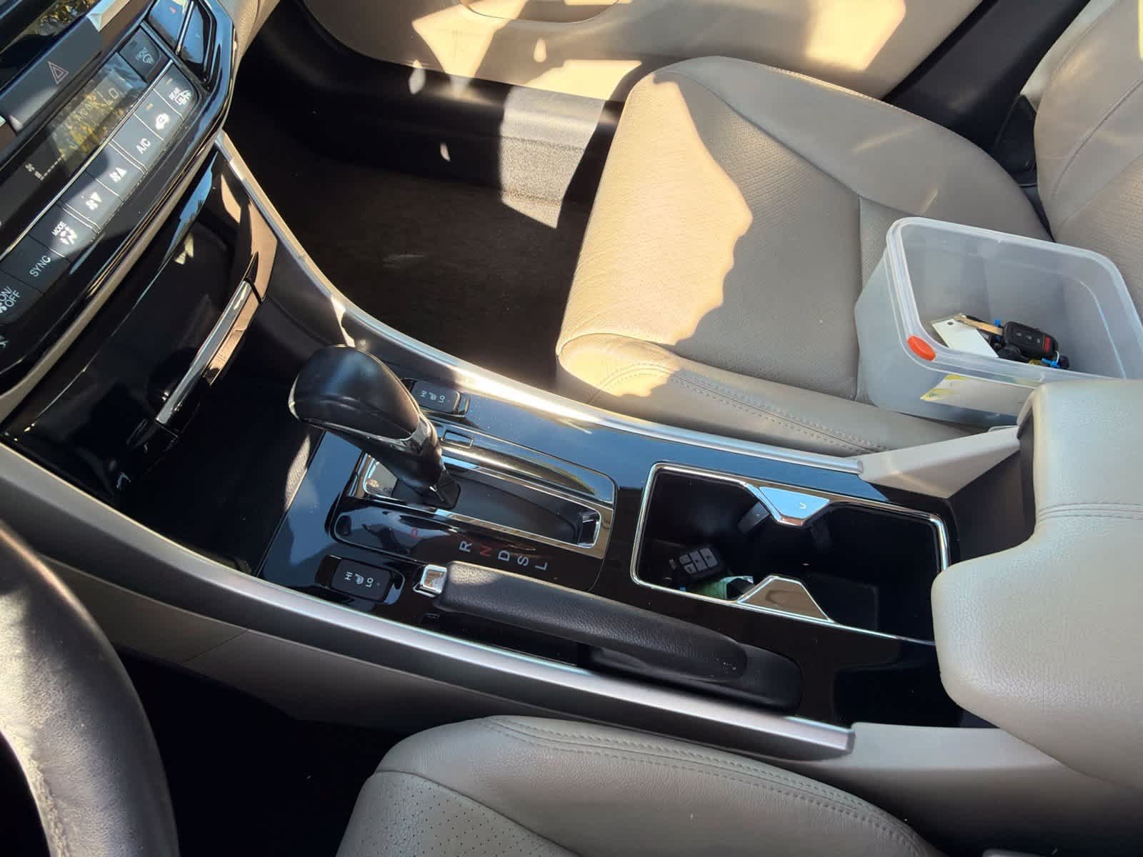 Used 2017 Honda Accord EX-L image 24