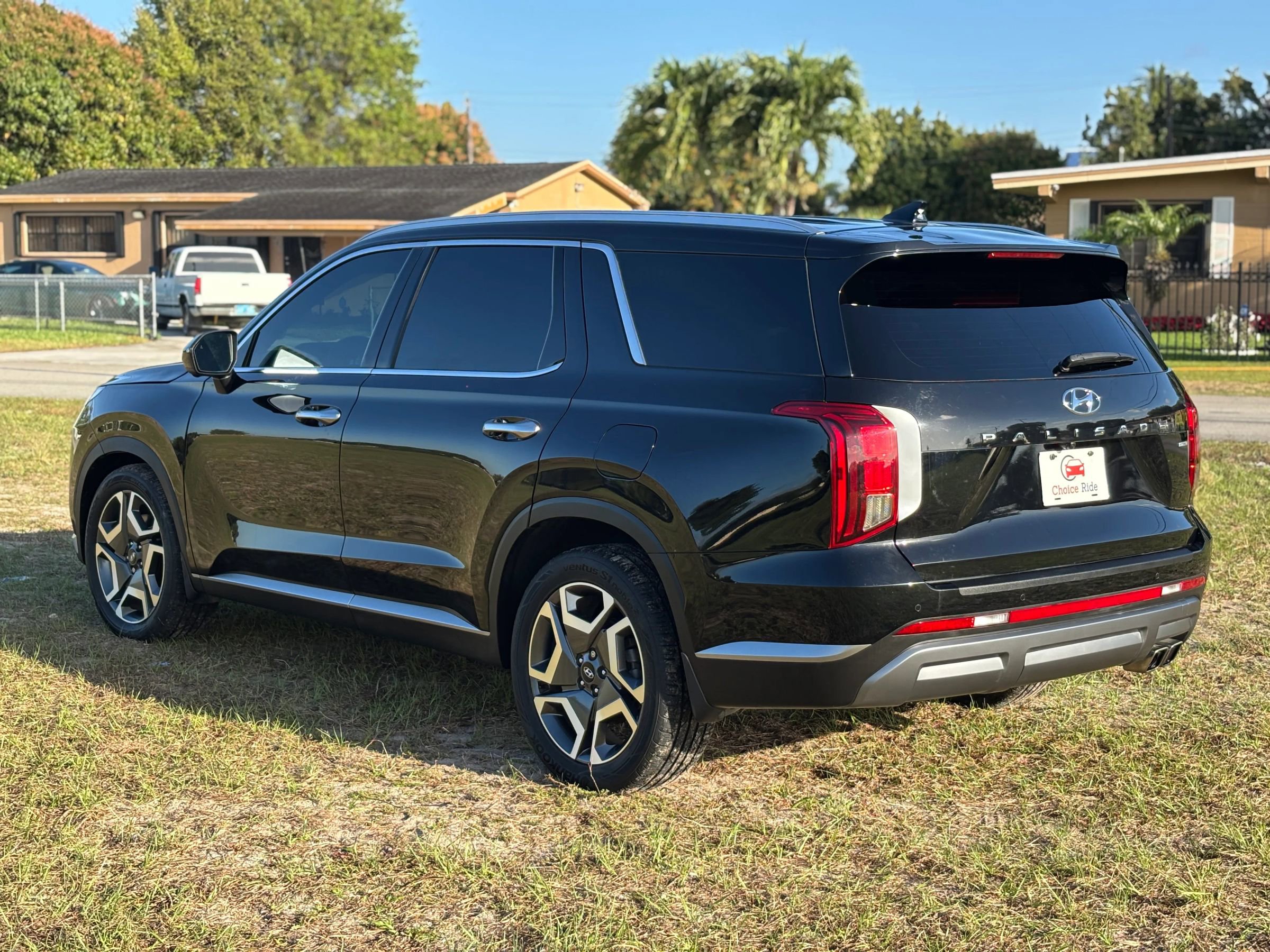 Used 2023 Hyundai Palisade SEL w/ Premium Package image 6