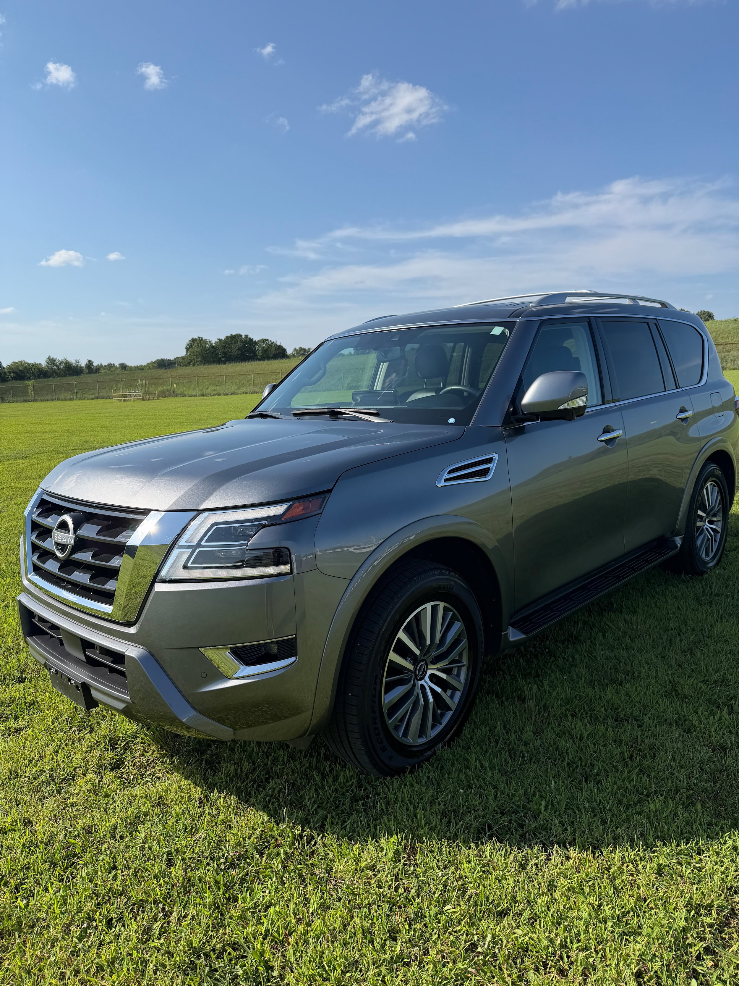 Used 2024 Nissan Armada SL w/ Cargo Package AWD/4WD image 2