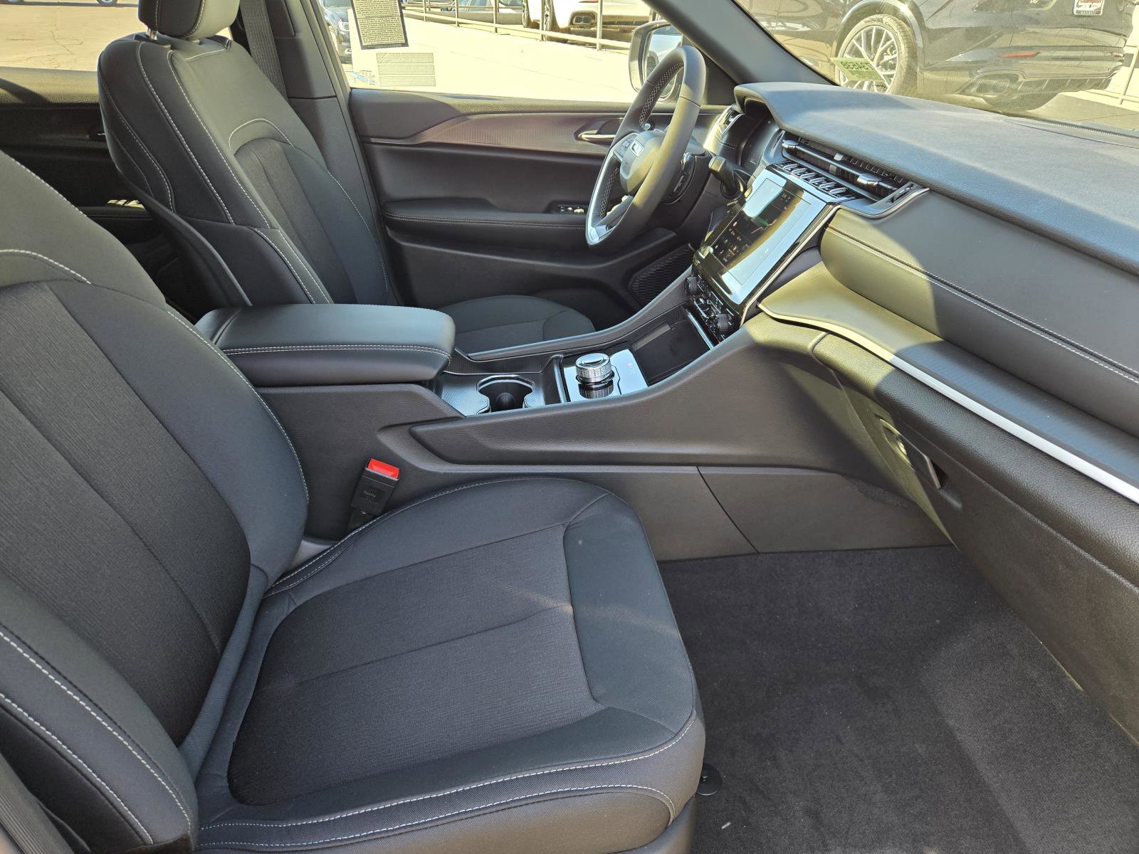 New 2026 Jeep Grand Cherokee L 2WD image 33